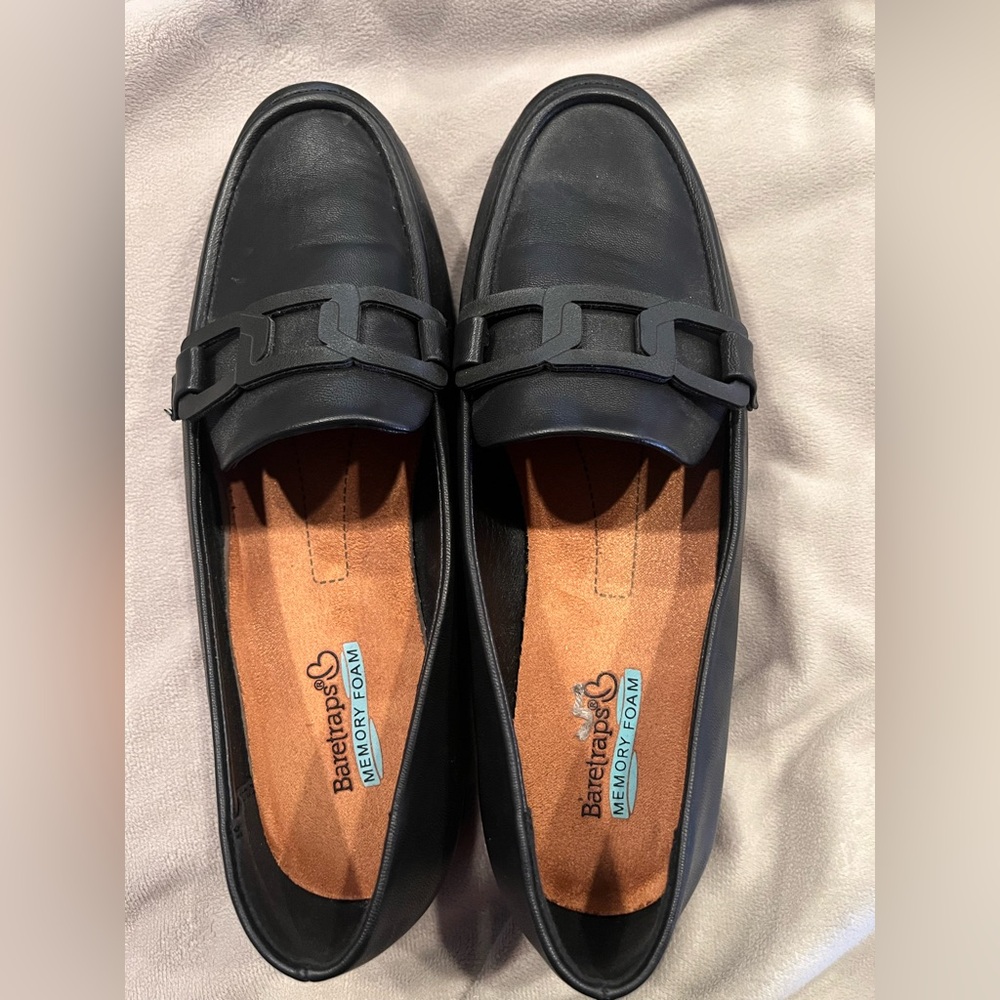 Baretraps, black Loafers with Memory Foam